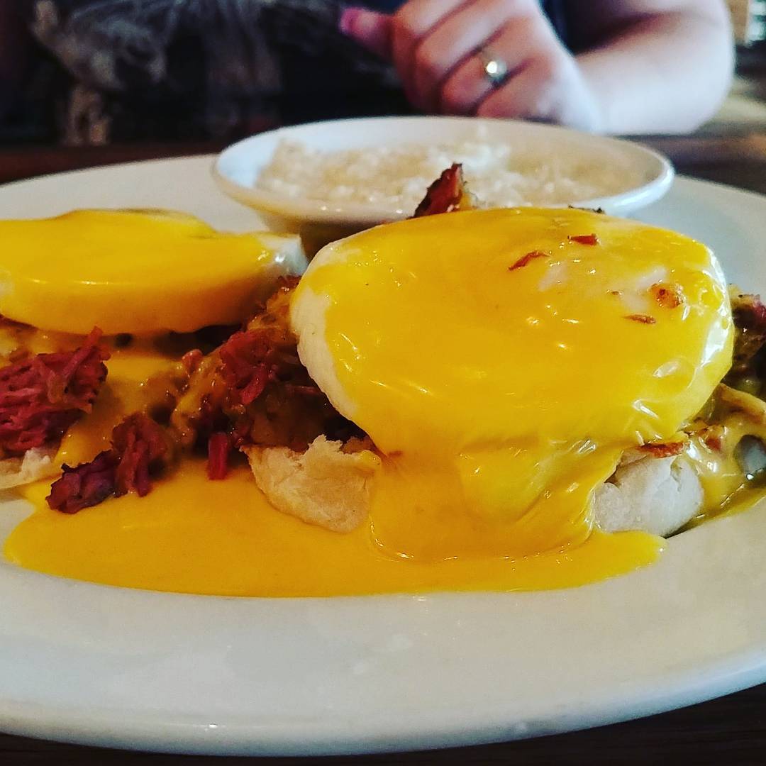 Crockett's 1875 Breakfast Camp in Gatlinburg [Video Review]