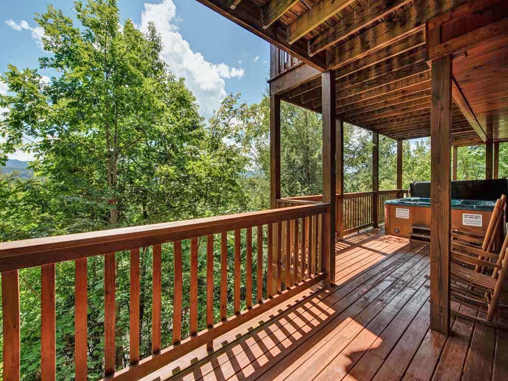 Eagles Point Lodge Cabin in Gatlinburg w/ 4 BR (Sleeps16)