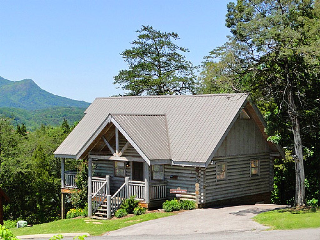 The Sugar Shack Cabin in Pigeon w/ 1 BR (Sleeps4)