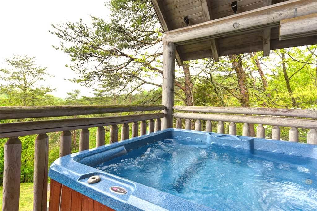The Sugar Shack Cabin in Pigeon w/ 1 BR (Sleeps4)