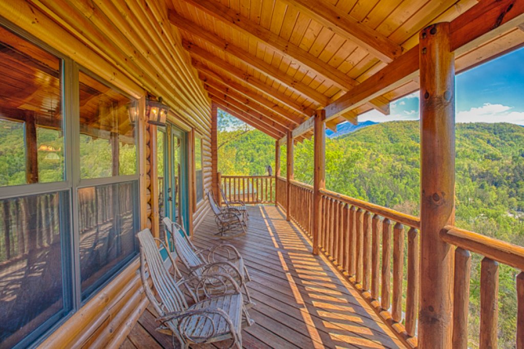 Destiny's Heaven Cabin in Gatlinburg w/ 5 BR (Sleeps14)