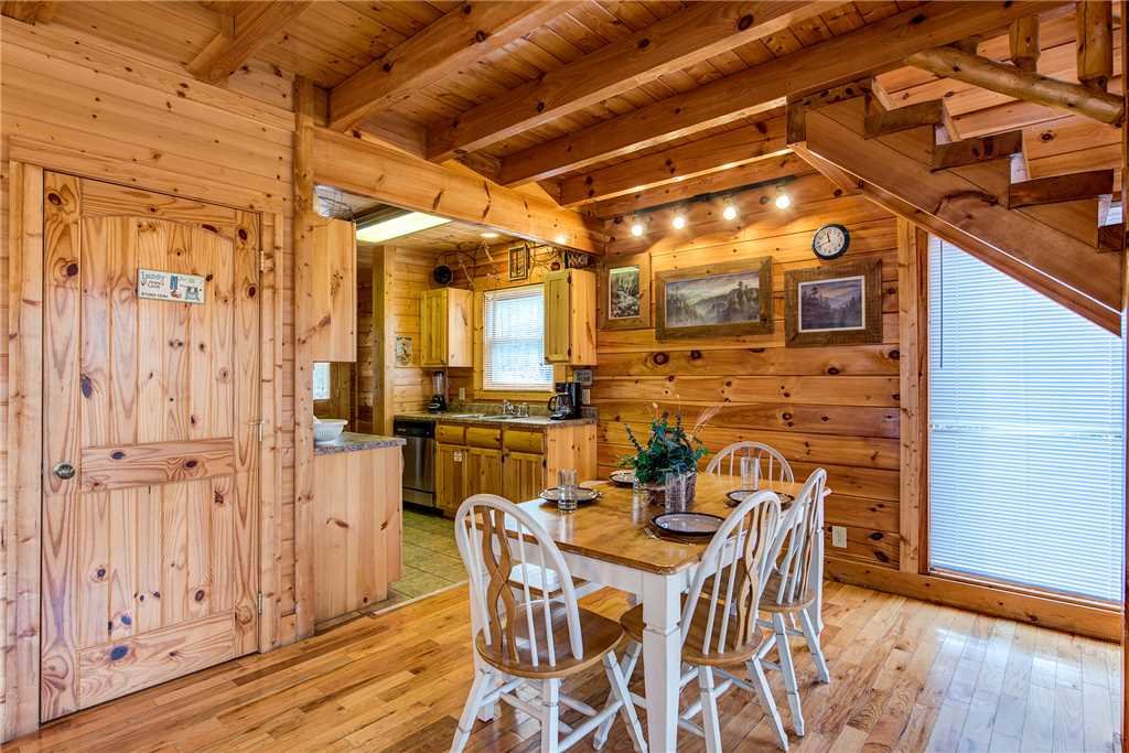 Secret Romance Cabin In Gatlinburg W 2 Br Sleeps8