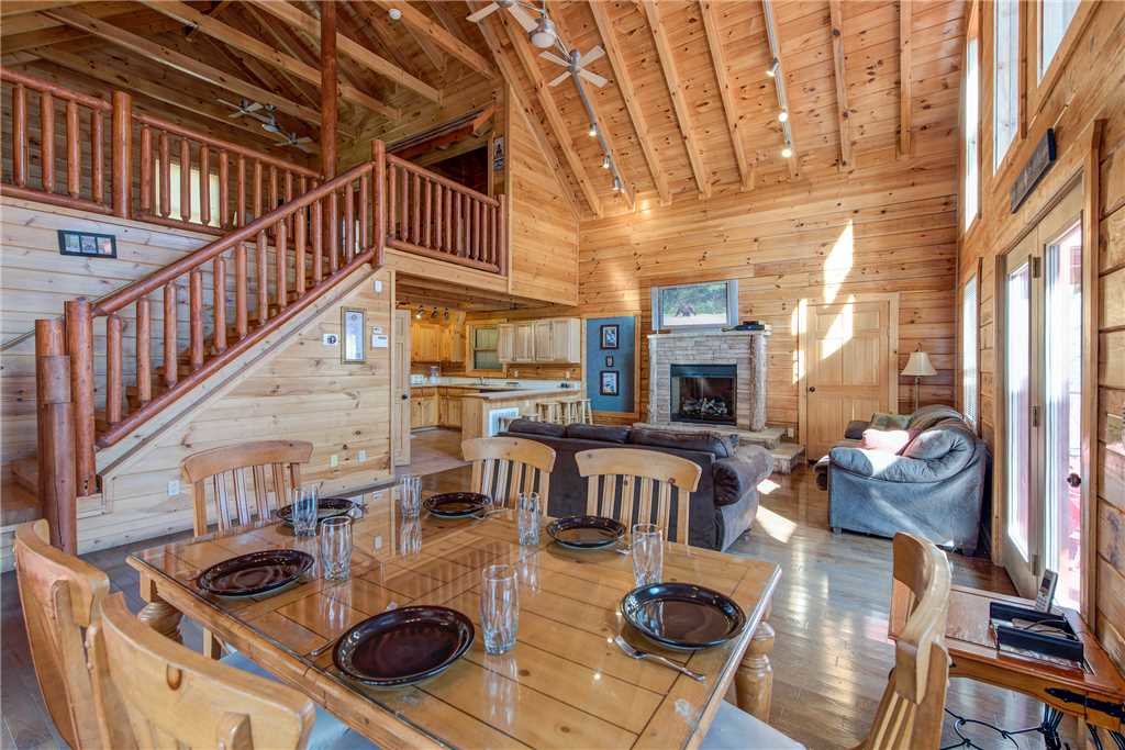 Take It Easy Cabin in Pigeon w/ 3 BR (Sleeps12)
