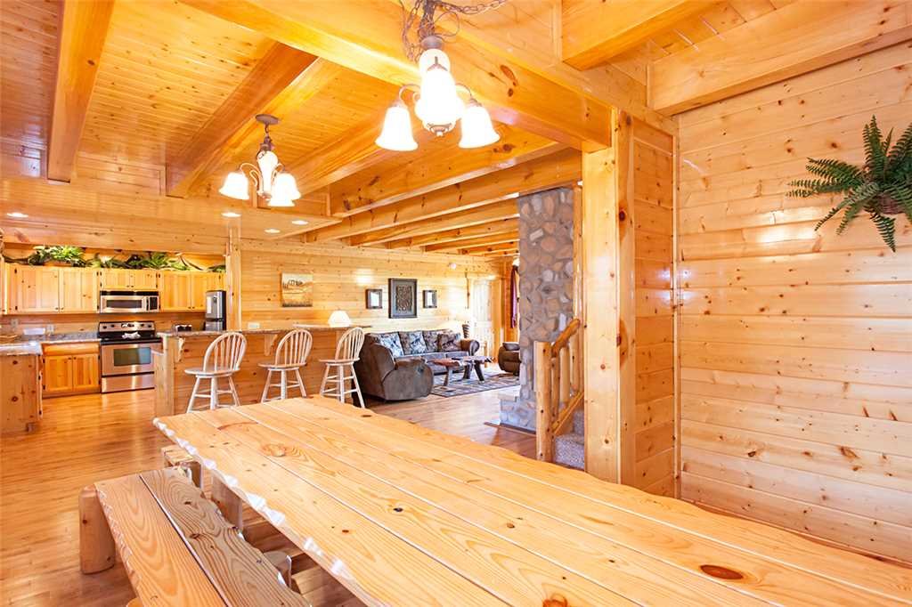 Cherokee Lodge in Pigeon w/ 4 BR (Sleeps12)
