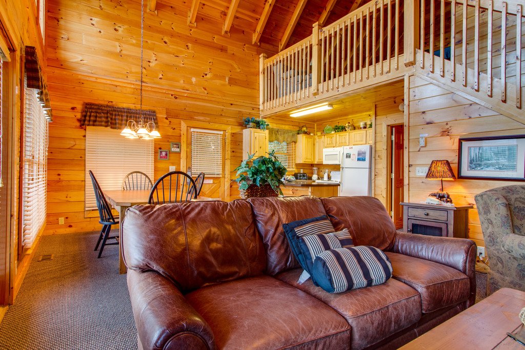 Blue Ridge Sunrise in Pigeon Forge w/ 1 BR (Sleeps4)