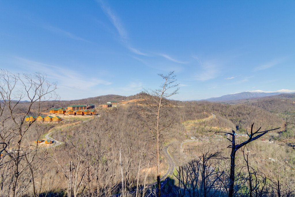 Majestic Overlook in Gatlinburg w/ 12 BR (Sleeps28)