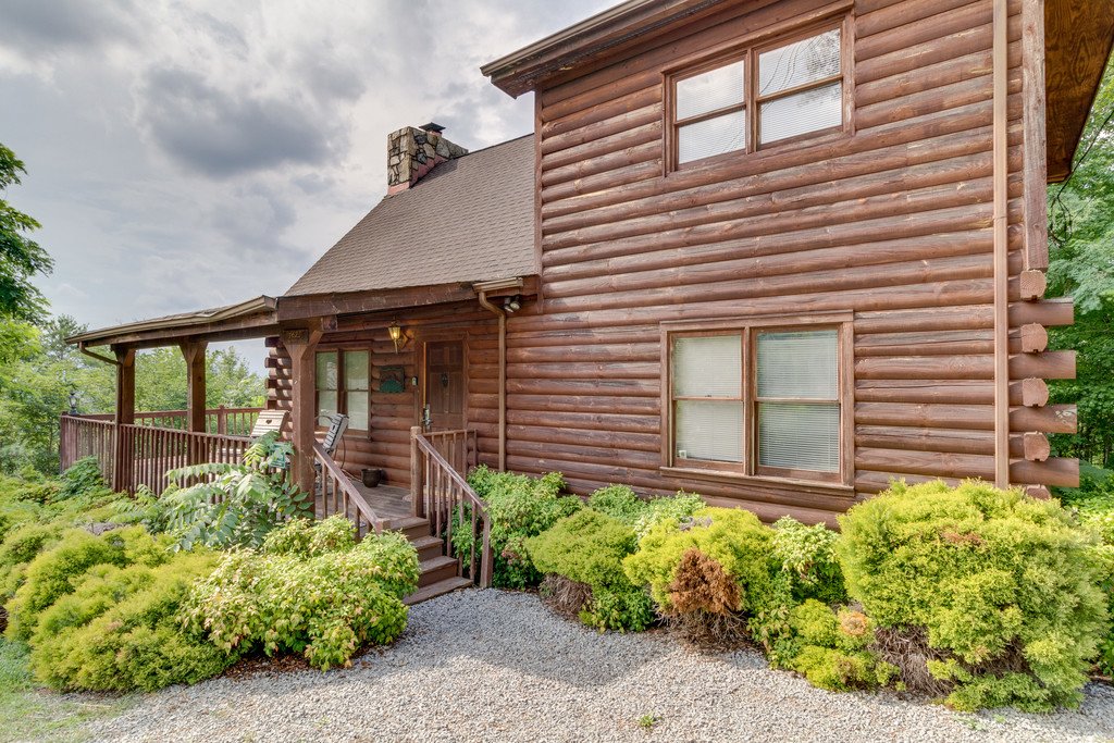 Mountain Majesty Sky Harbor in Sevierville w/ 3 BR (Sleeps10)