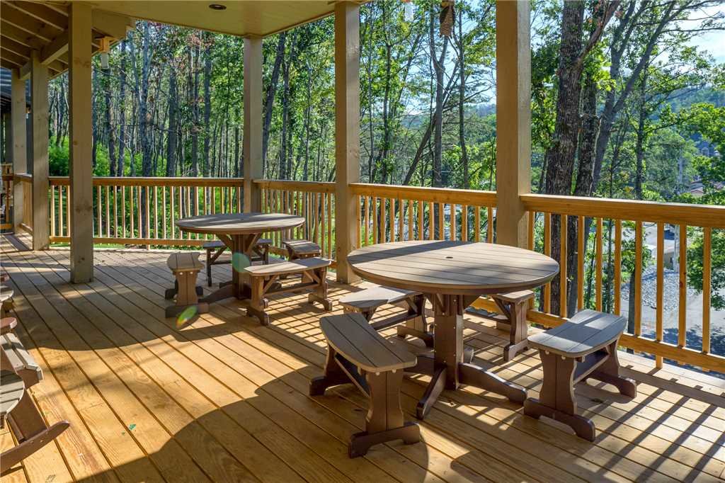 The Great Maple Retreat in Gatlinburg w/ 13 BR (Sleeps64)