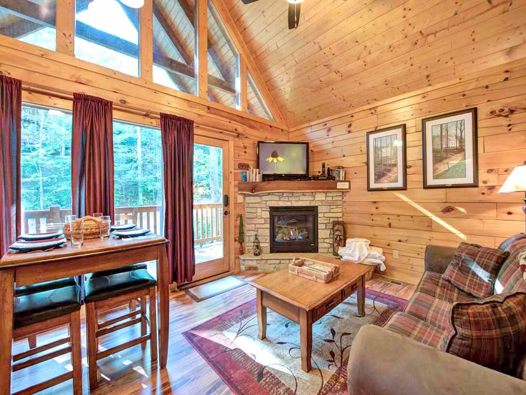 Southern Serenity Cabin in Gatlinburg w/ 1 BR (Sleeps4)