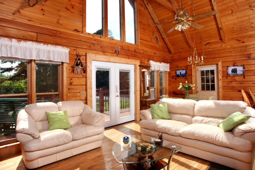 Dream Catcher Cabin in Gatlinburg w/ 2 BR (Sleeps6)