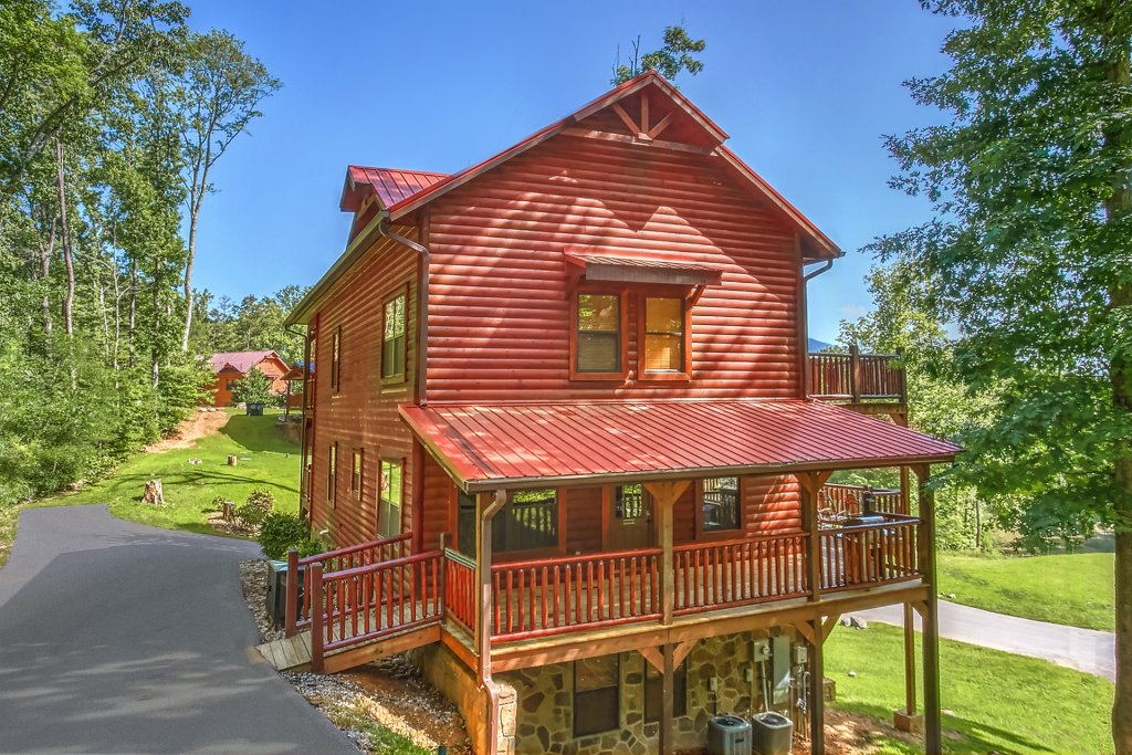Diamond In The Rough Cabin In Gatlinburg W 5 Br Sleeps14