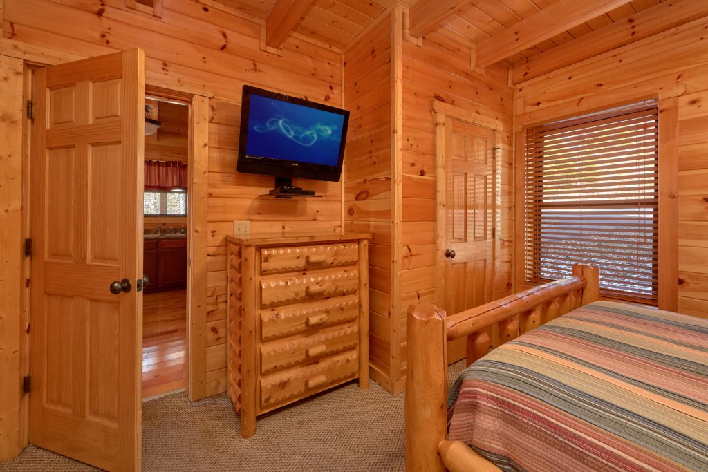 Beary Cozy Cabin In Gatlinburg W 2 Br Sleeps6