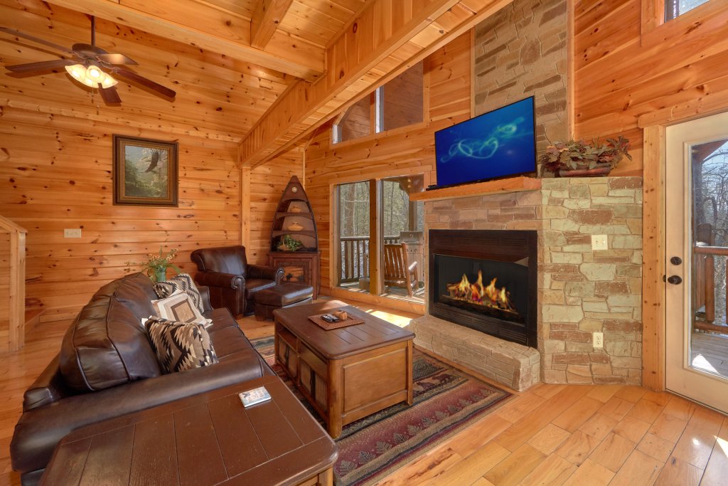 Beary Cozy Cabin In Gatlinburg W 2 Br Sleeps6