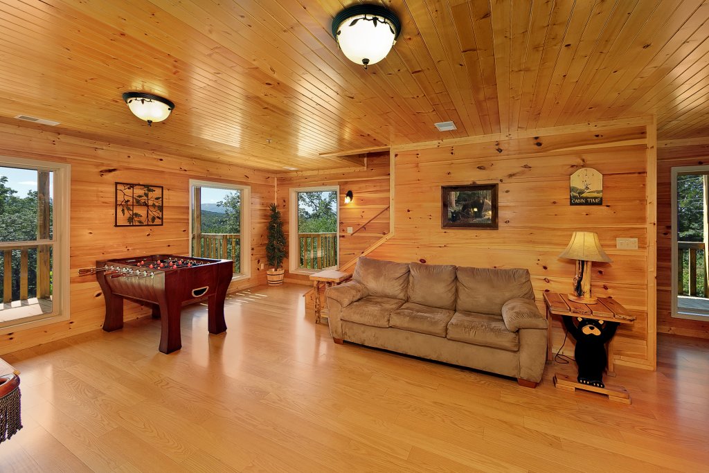 Big Bear Lodge Cabin In Sevierville W 7 Br Sleeps34