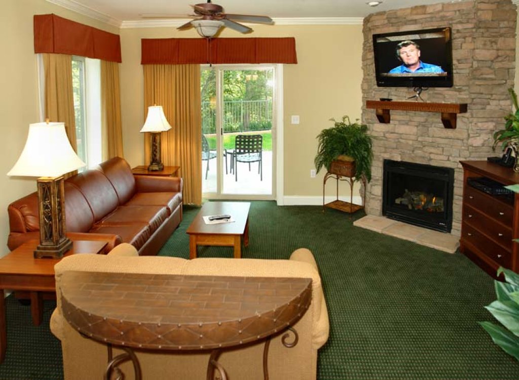 Condo 1072 Condo in Gatlinburg w/ 2 BR (Sleeps8)