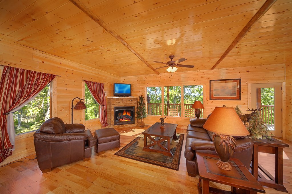 Lumberjack Lodge Cabin In Gatlinburg W 5 Br Sleeps14