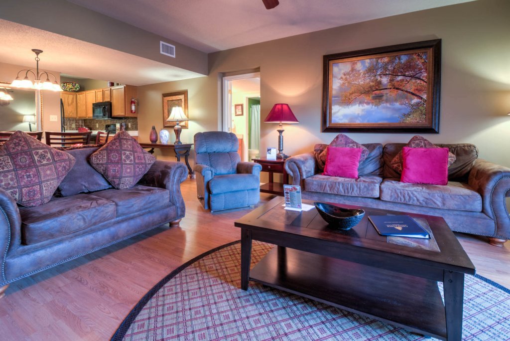 Cedar Lodge 201 in Pigeon w/ 3 BR (Sleeps8)