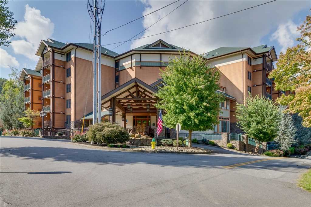 Baskins Creek 414 in Gatlinburg w/ 2 BR (Sleeps6)