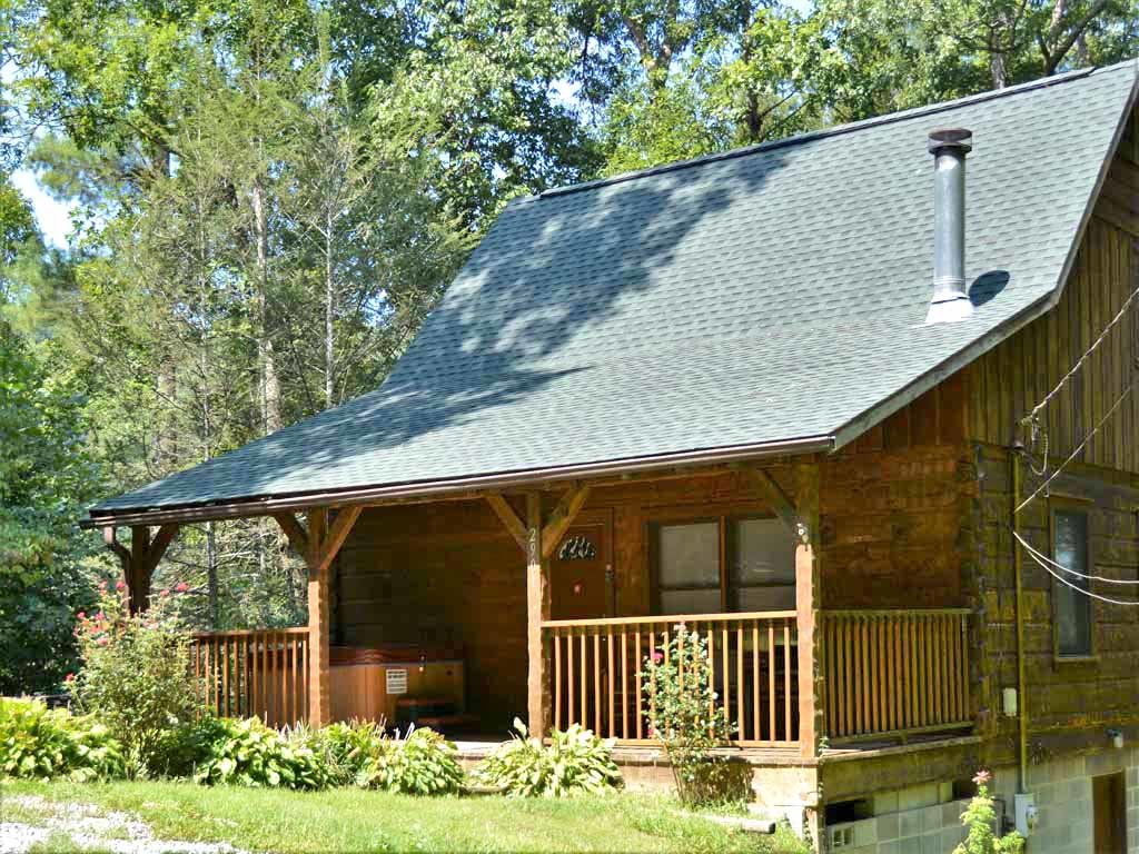 Nature's Hideaway Cabin in Sevierville w/ 2 BR (Sleeps6)