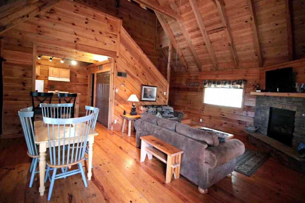 Townsend Cabin 1 Black Bear in Townsend w/ 2 BR (Sleeps6)