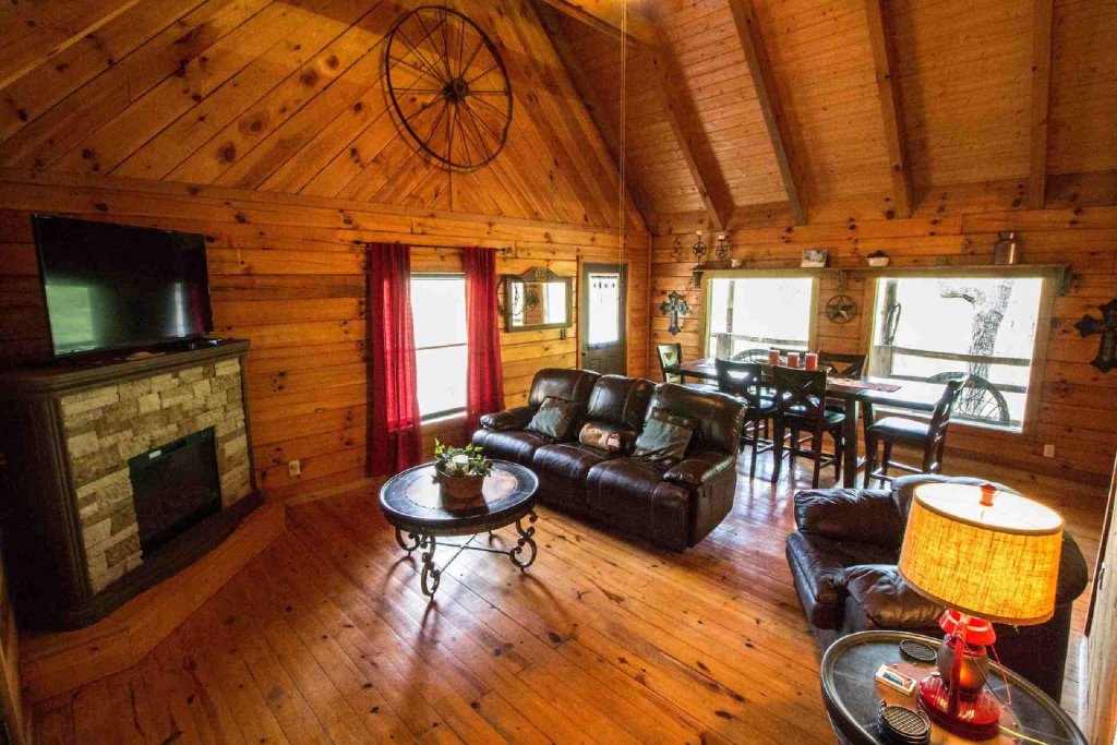 Townsend Cabin 6 Mountain Star in Townsend w/ 2 BR (Sleeps4)