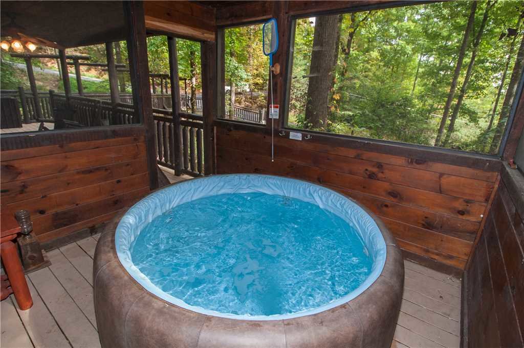 Bear Paws in Gatlinburg w/ 2 BR (Sleeps4)