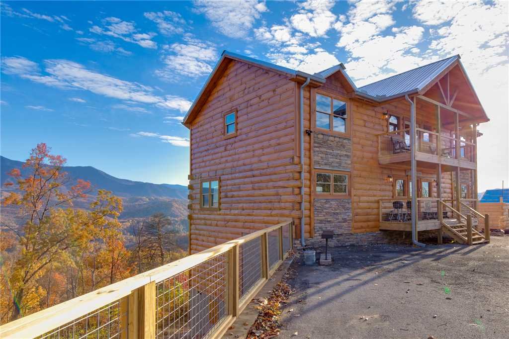 Great Smoky Lodge in Gatlinburg w/ 7 BR (Sleeps20)