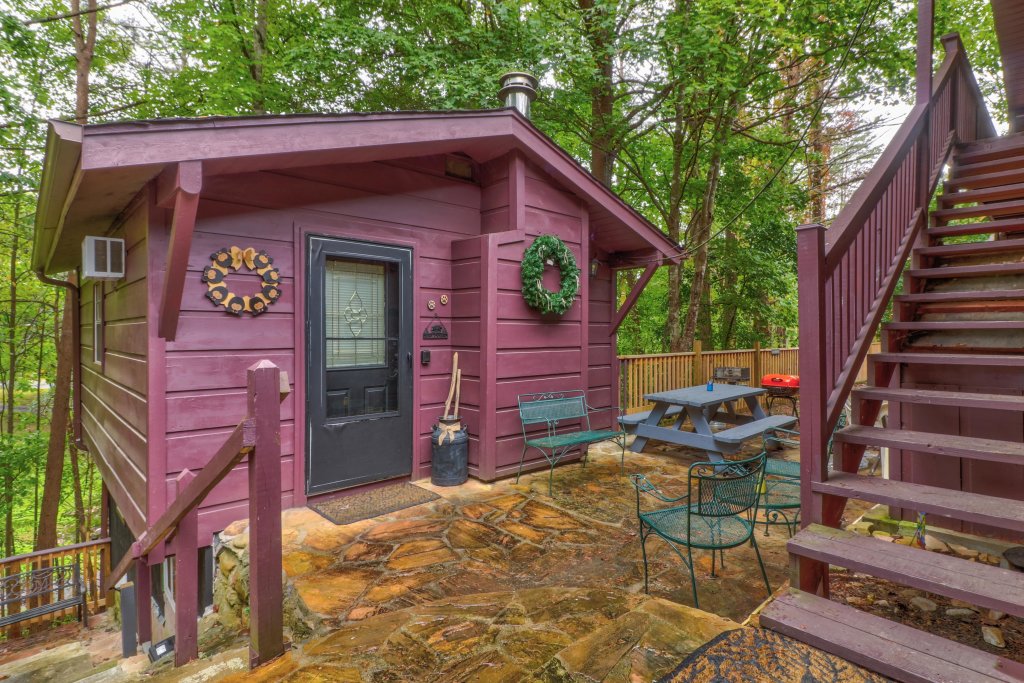 The Bear Paw in Sevierville w/ 1 BR (Sleeps2)