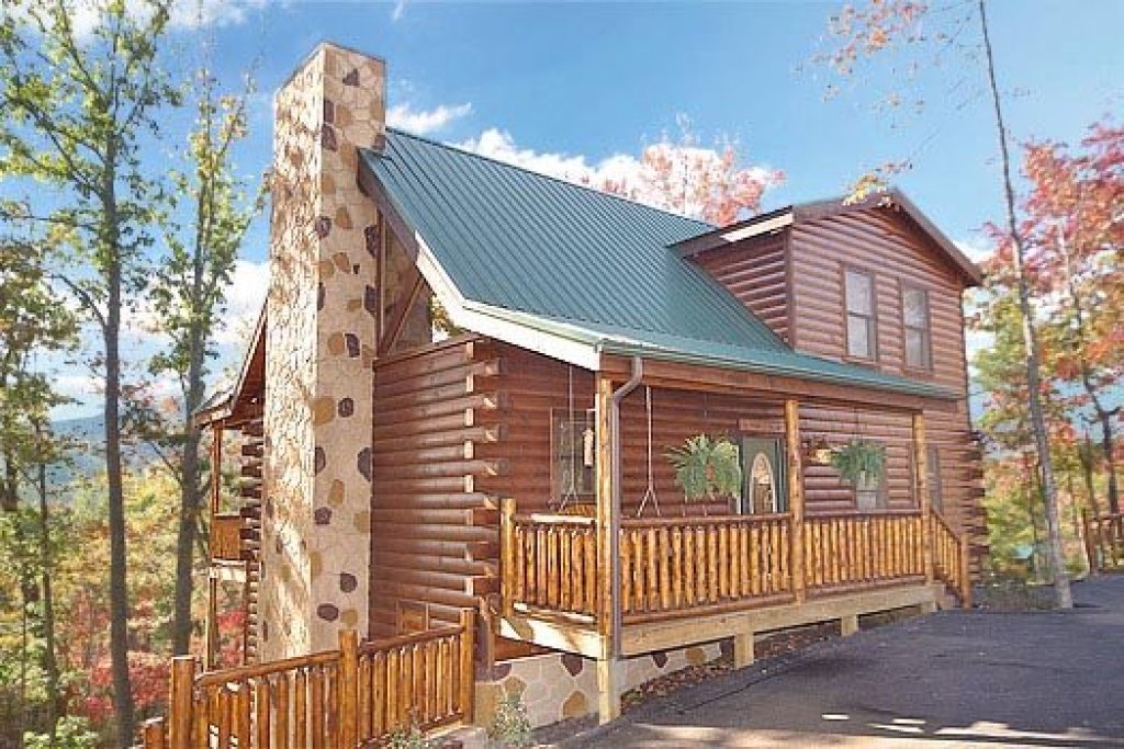 Summit View in Gatlinburg w/ 3 BR (Sleeps14)