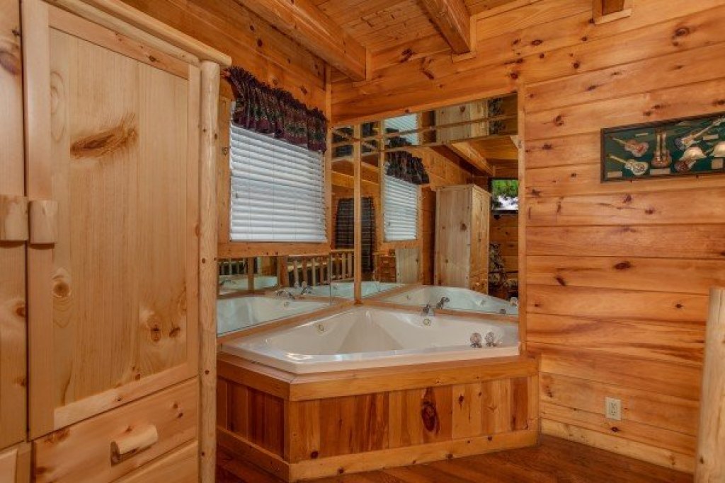 Mountain Music In Pigeon Forge W 5 BR Sleeps14 mountain-music-in-pigeon-forge-w-5-br-sleeps14