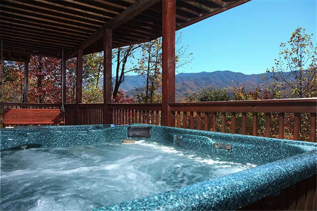 On Eagle's Wings Cabin in Gatlinburg w/ 2 BR (Sleeps8)