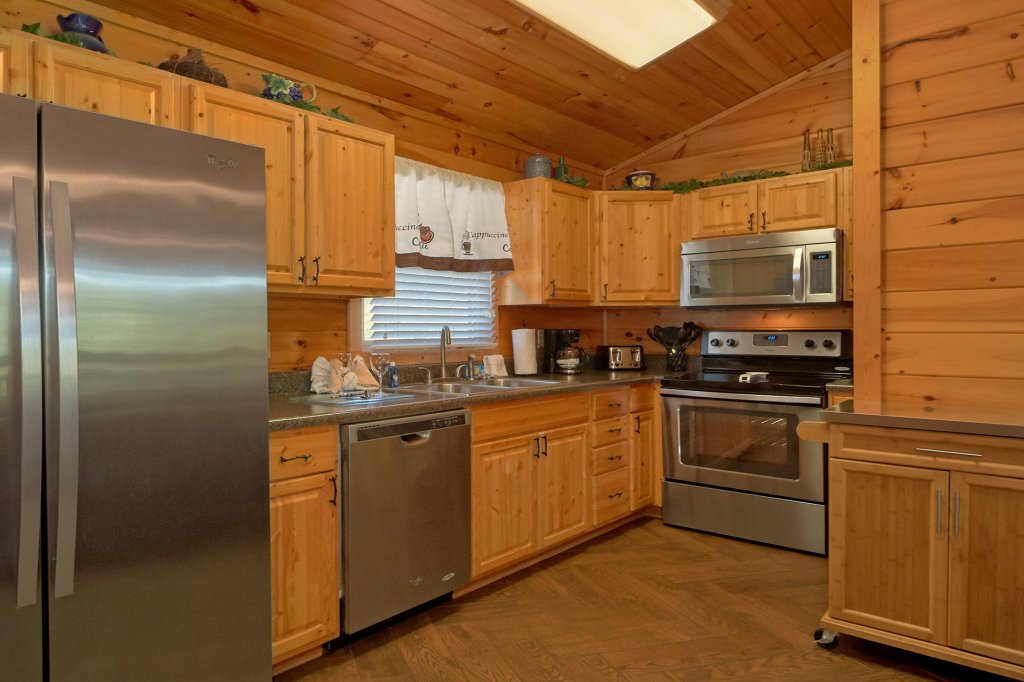 Romance Inn Cabin In Gatlinburg W 2 Br Sleeps6