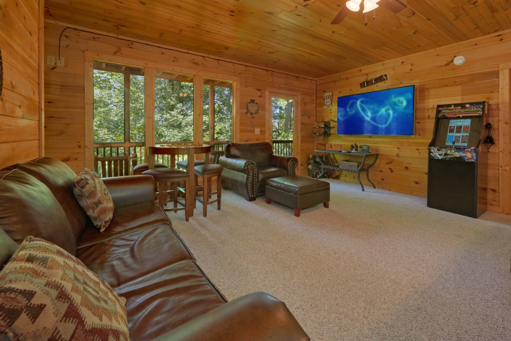 Romance Inn Cabin In Gatlinburg W 2 Br Sleeps6