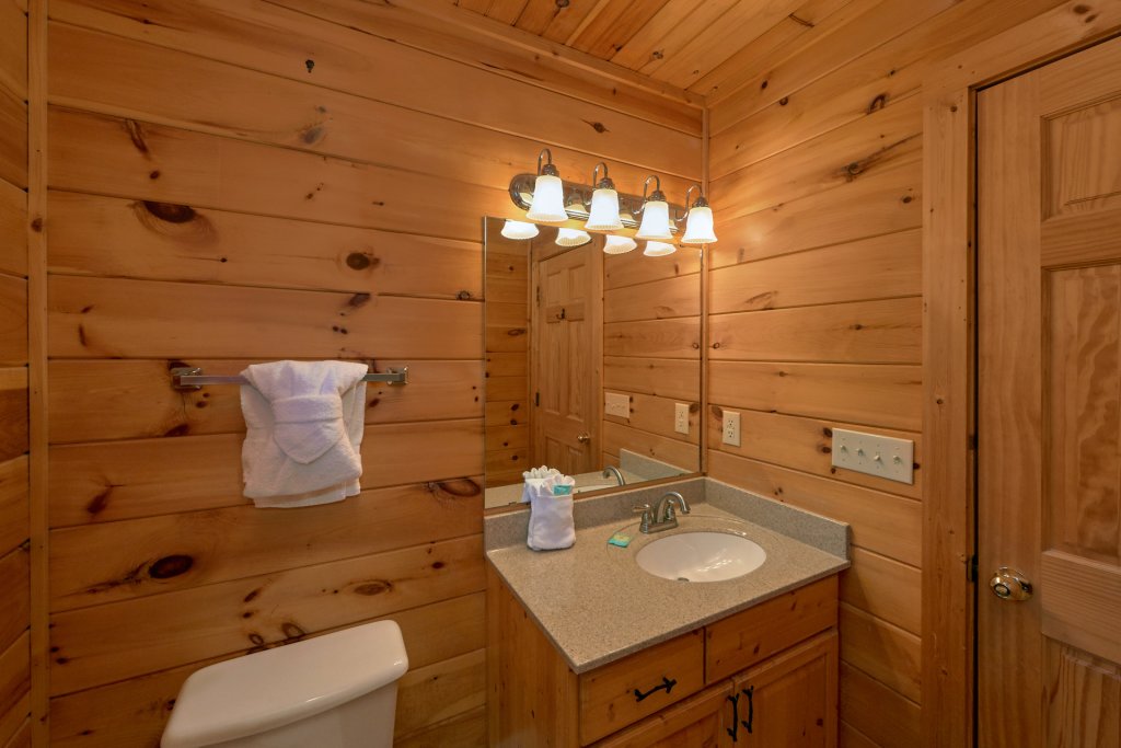 Romance Inn Cabin In Gatlinburg W 2 Br Sleeps6
