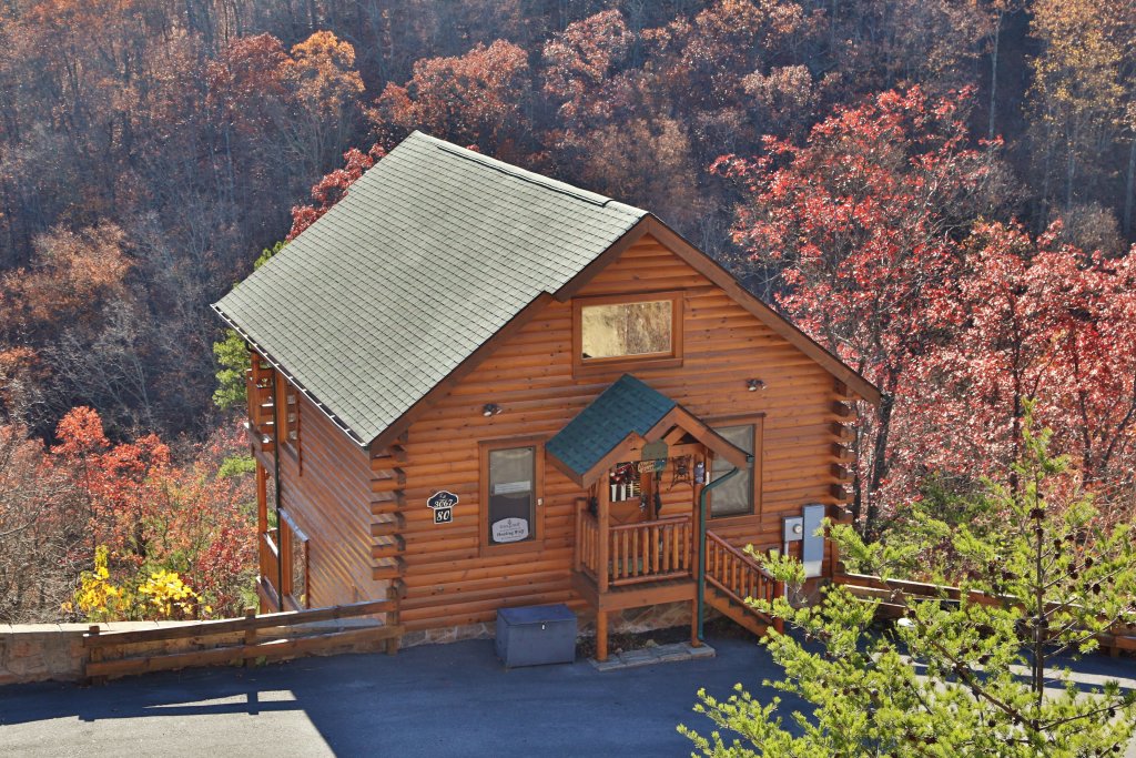 Howling Wolf Cabin in Sevierville w/ 1 BR (Sleeps4)