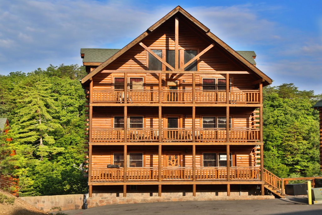 Family Valley Lodge Cabin In Sevierville W 6 Br Sleeps22