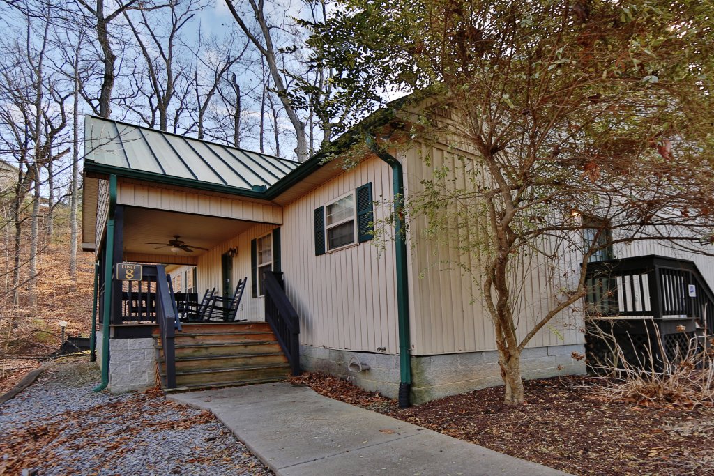 Cedar Falls 8 Cabin In Pigeon Forge W 3 Br Sleeps18