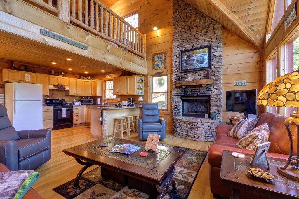 Southern Comfort in Townsend w/ 4 BR (Sleeps10)