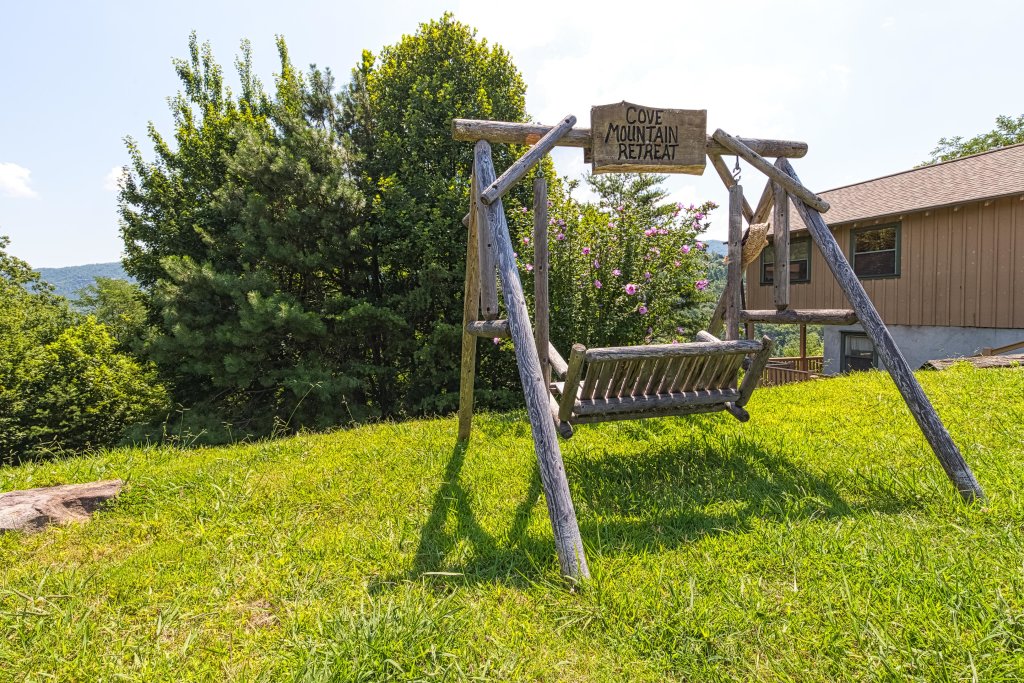 Cove Mountain Retreat Cabin In Sevierville W 3 Br Sleeps6
