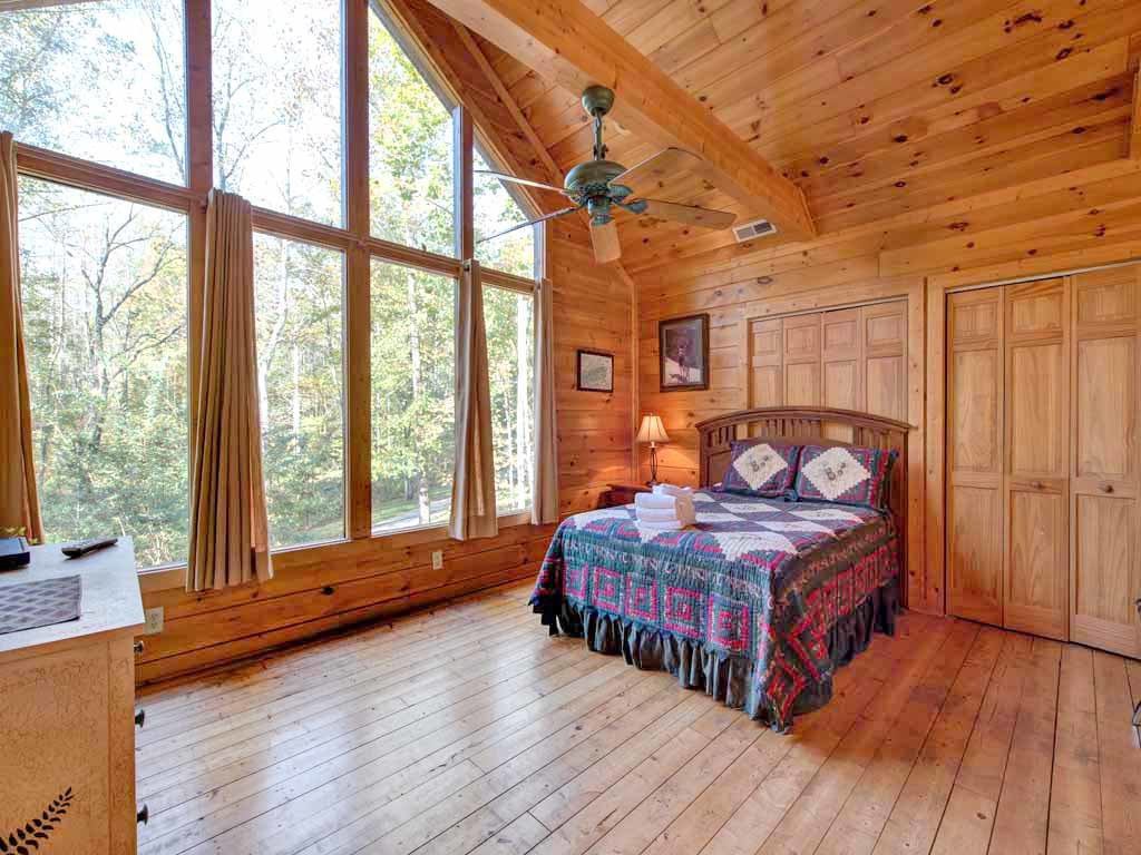 River's Edge Cabin in Sevierville w/ 3 BR (Sleeps8)