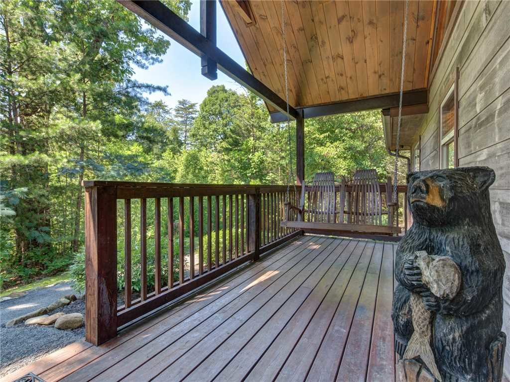 Riversong Romance Cabin in Sevierville w/ 2 BR (Sleeps4)