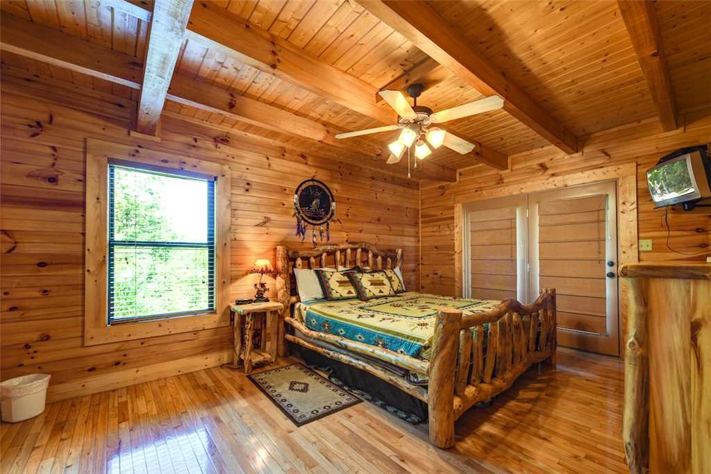 A Majestic View Iii Cabin in Townsend w/ 3 BR (Sleeps12)