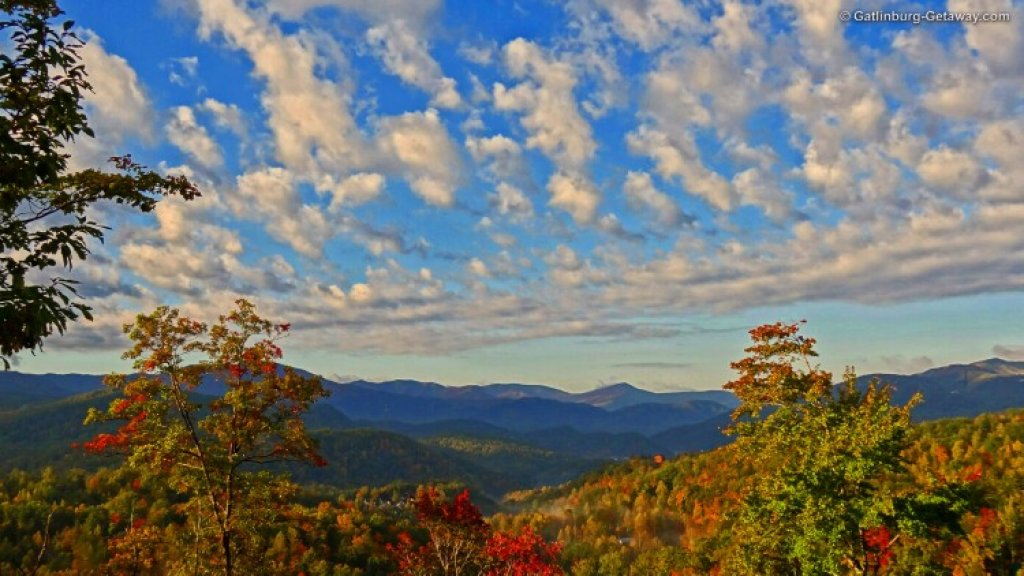 Gatlinburg Getaway Cabin In Gatlinburg W 5 Br Sleeps22