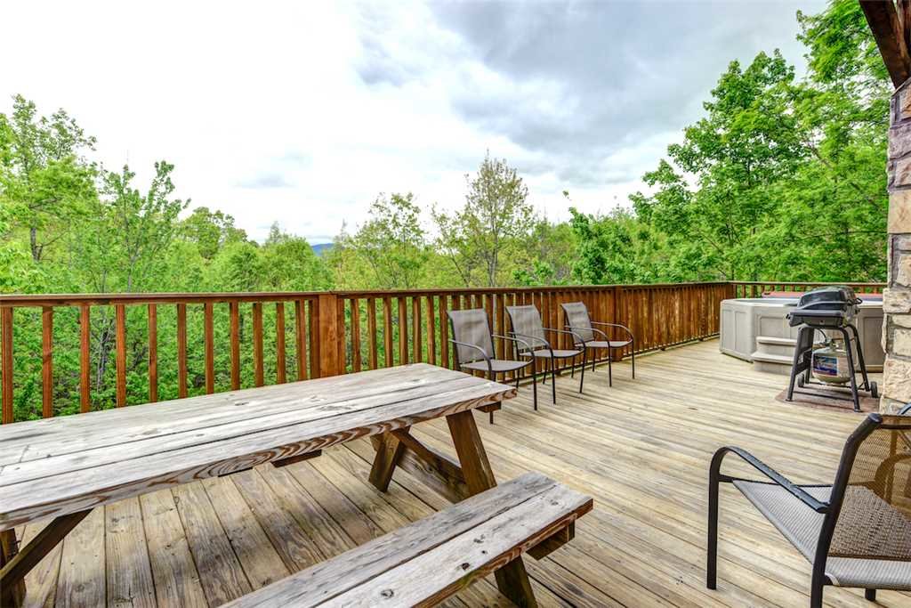 Elkhorn Lodge Cabin in Gatlinburg w/ 3 BR (Sleeps10)