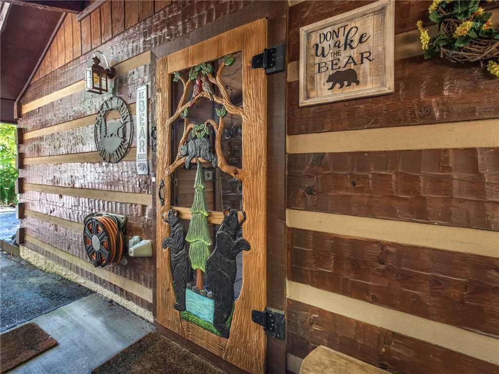 Rustic Charm Cabin in Gatlinburg w/ 1 BR (Sleeps2)