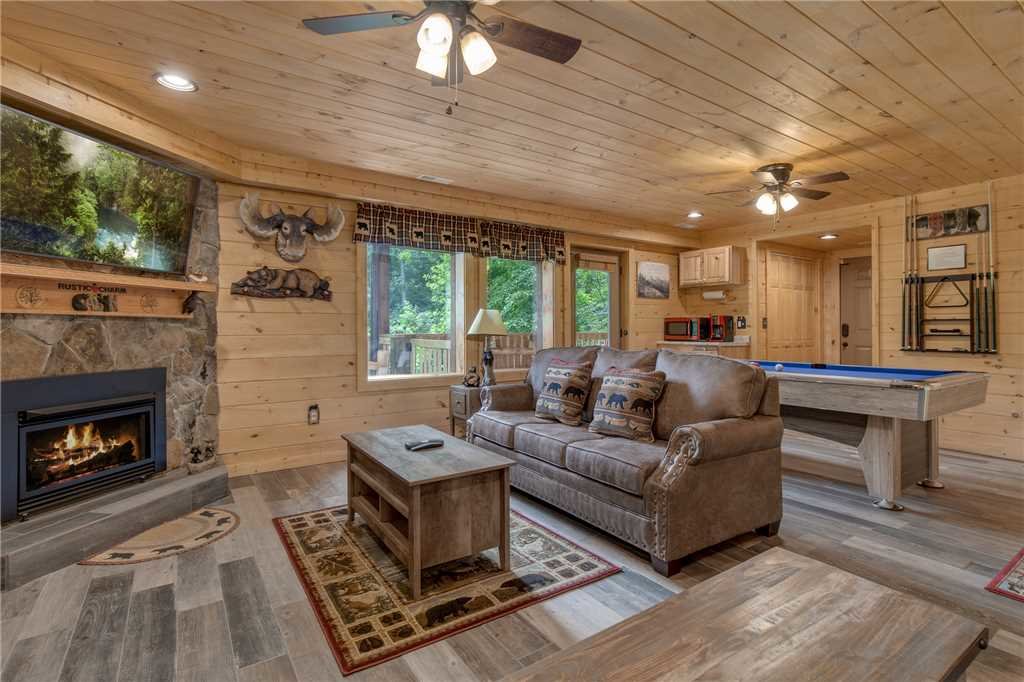 Rustic Charm Cabin in Gatlinburg w/ 1 BR (Sleeps2)