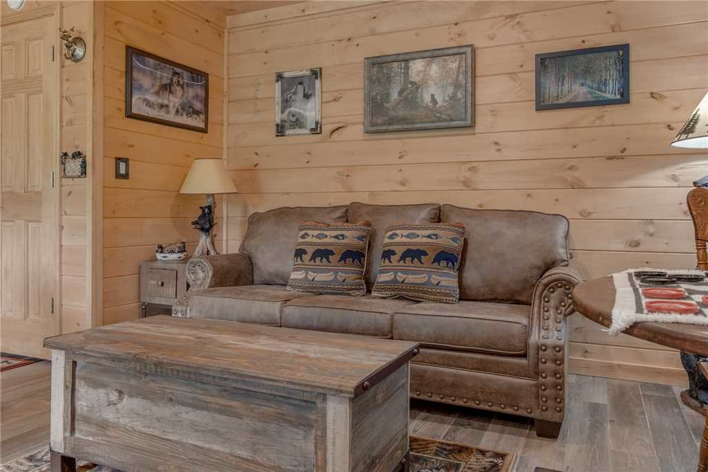 Rustic Charm Cabin in Gatlinburg w/ 1 BR (Sleeps2)