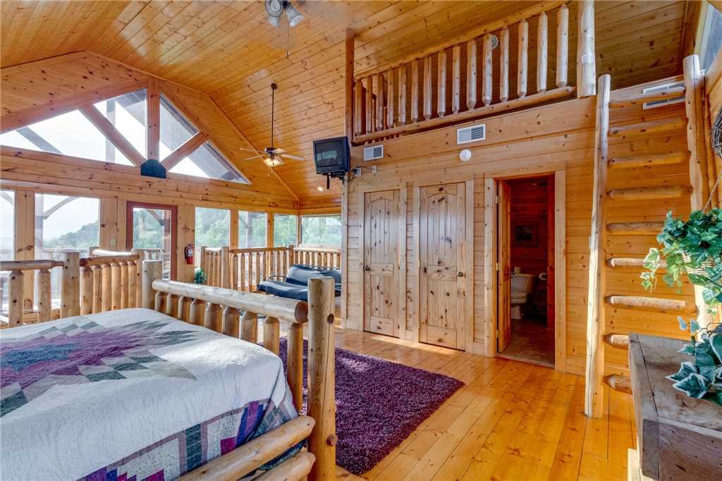 Eagles Nest in Pigeon w/ 2 BR (Sleeps8)