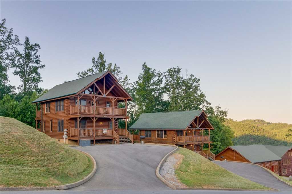 Rustic Retreat in Pigeon w/ 2 BR (Sleeps8)