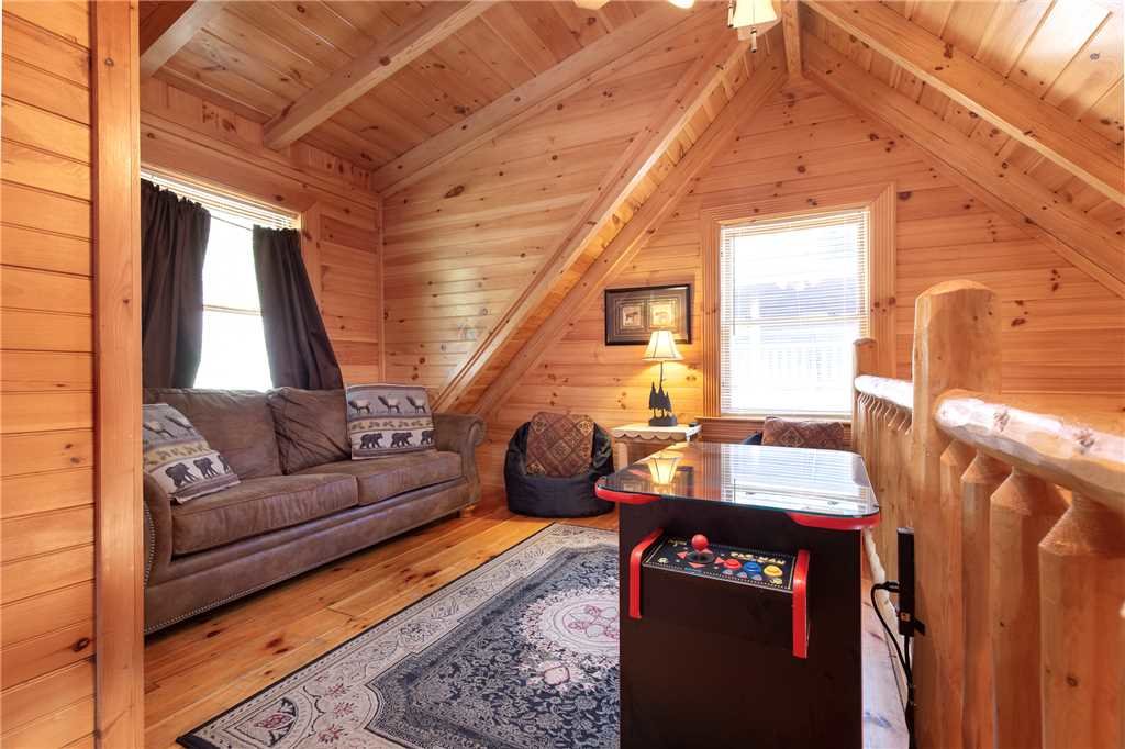 Candle Light Cabin in Sevierville w/ 2 BR (Sleeps6)